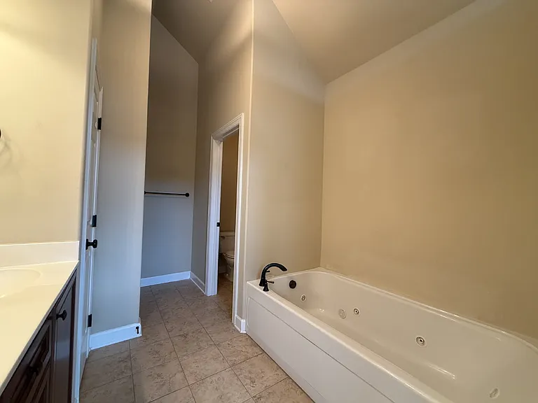 1012 Scarlet Woods NW — Photo 15