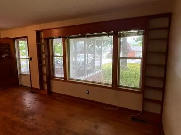 407 Highland Dr, Clinton, TN 37716