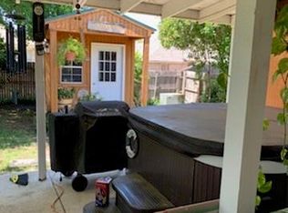 1017 Oakchase Ct, Azle, TX 76020