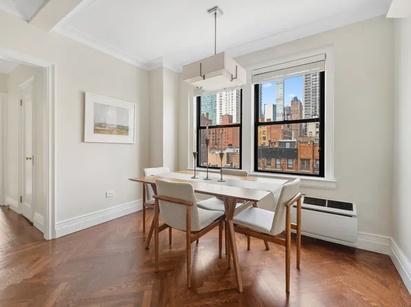 400 East 59th Street 8B image 2 of 11