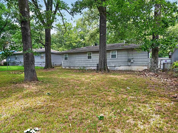 5th image of 7 Durham Dr