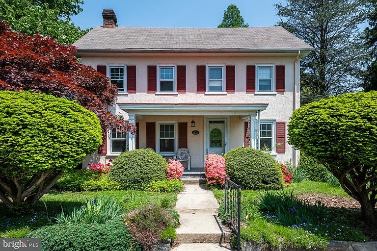 1st image of 24 Elmwood Dr