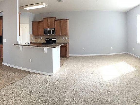 3rd image of 1650 Scarlet Oak Loop #57C
