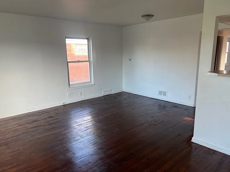239 Arthur St — Photo 5