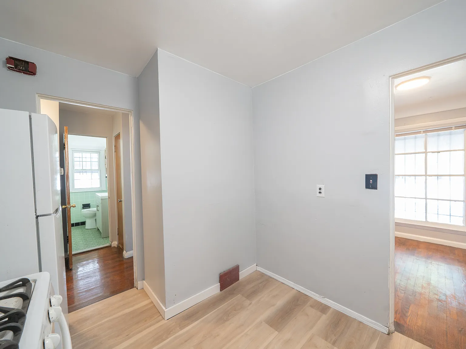 3 bed, 1081 sqft, $1,300 — Photo 3