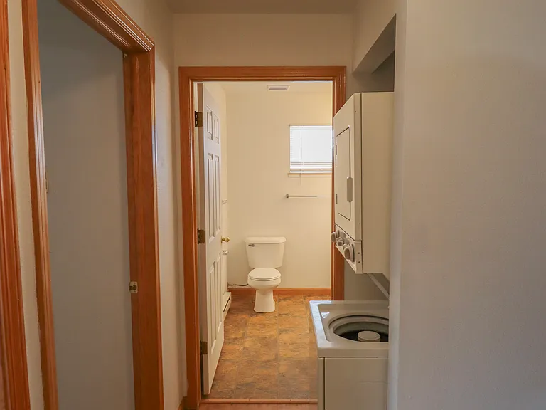 223 W Myrtle St #B — Photo 9