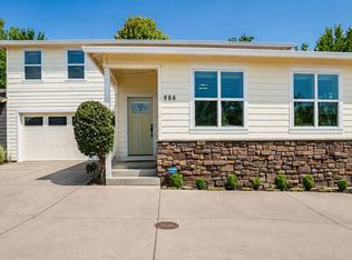 986 Stoneridge Ave, Ashland, OR 97520