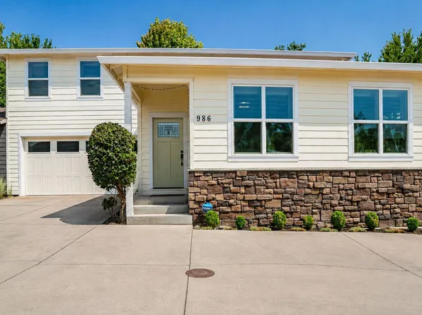 986 Stoneridge Ave, Ashland, OR 97520