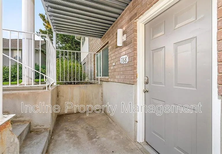 768 N 1060 W — Photo 2
