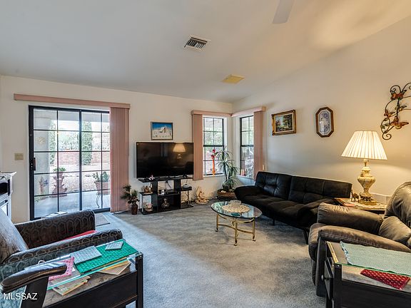 4th image of 909 N Abrego Dr