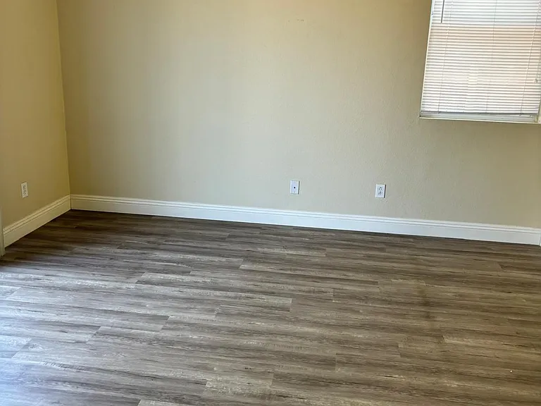 530 Bridgeford Dr — Photo 10
