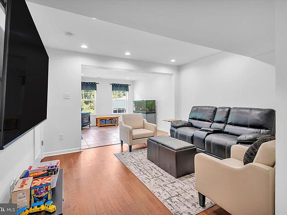 4th image of 344 Cristaudo Ct