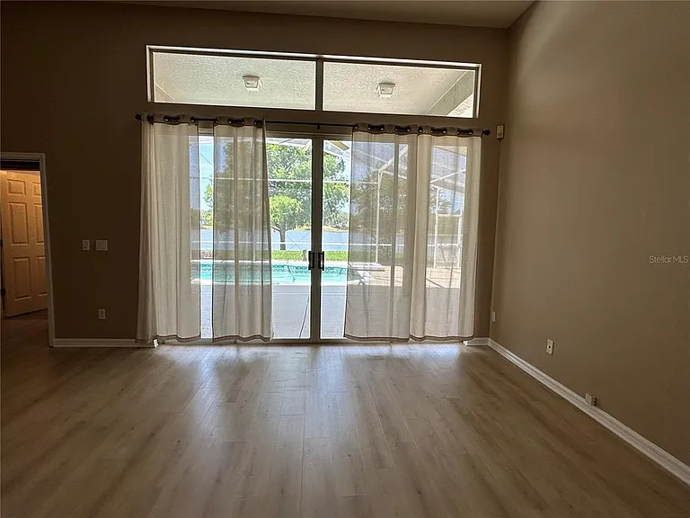 13813 Bluewater Cir — Photo 9