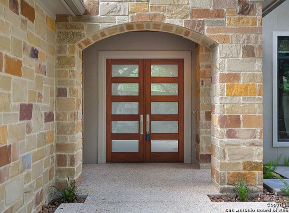5th image of 6 Oak Hill Pl
