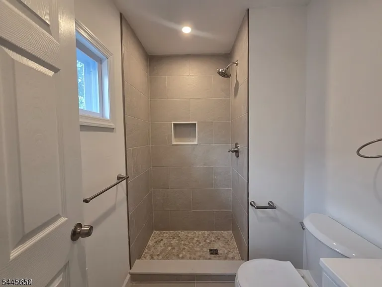 323 William St #1 — Photo 8