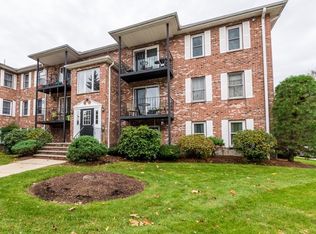 354 Neponset St APT E, Canton, MA 02021
