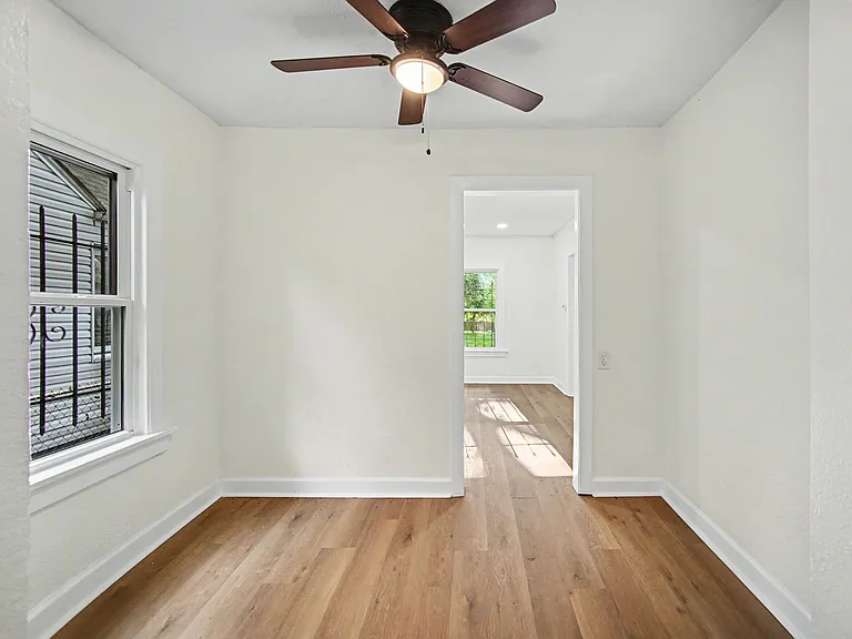5638 Woodland Ave — Photo 7