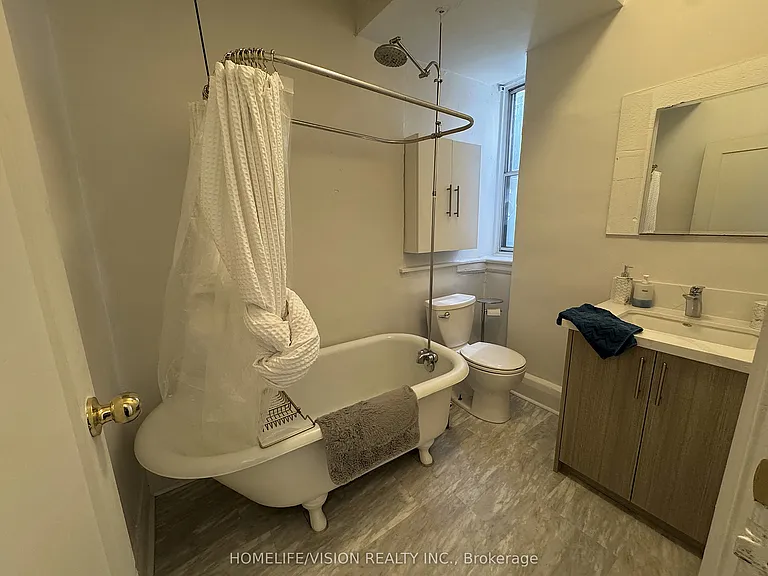 555 Danforth Ave #1 — Photo 8