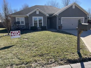 503 SW 6th Ter, Oak Grove, MO 64075