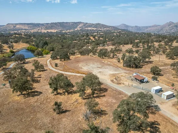 29836 Thunderbird Ln, Prather, CA 93651