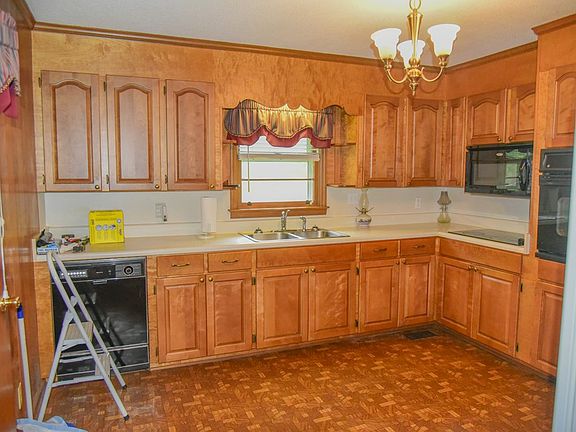 5th image of 45 Green Acres Dr