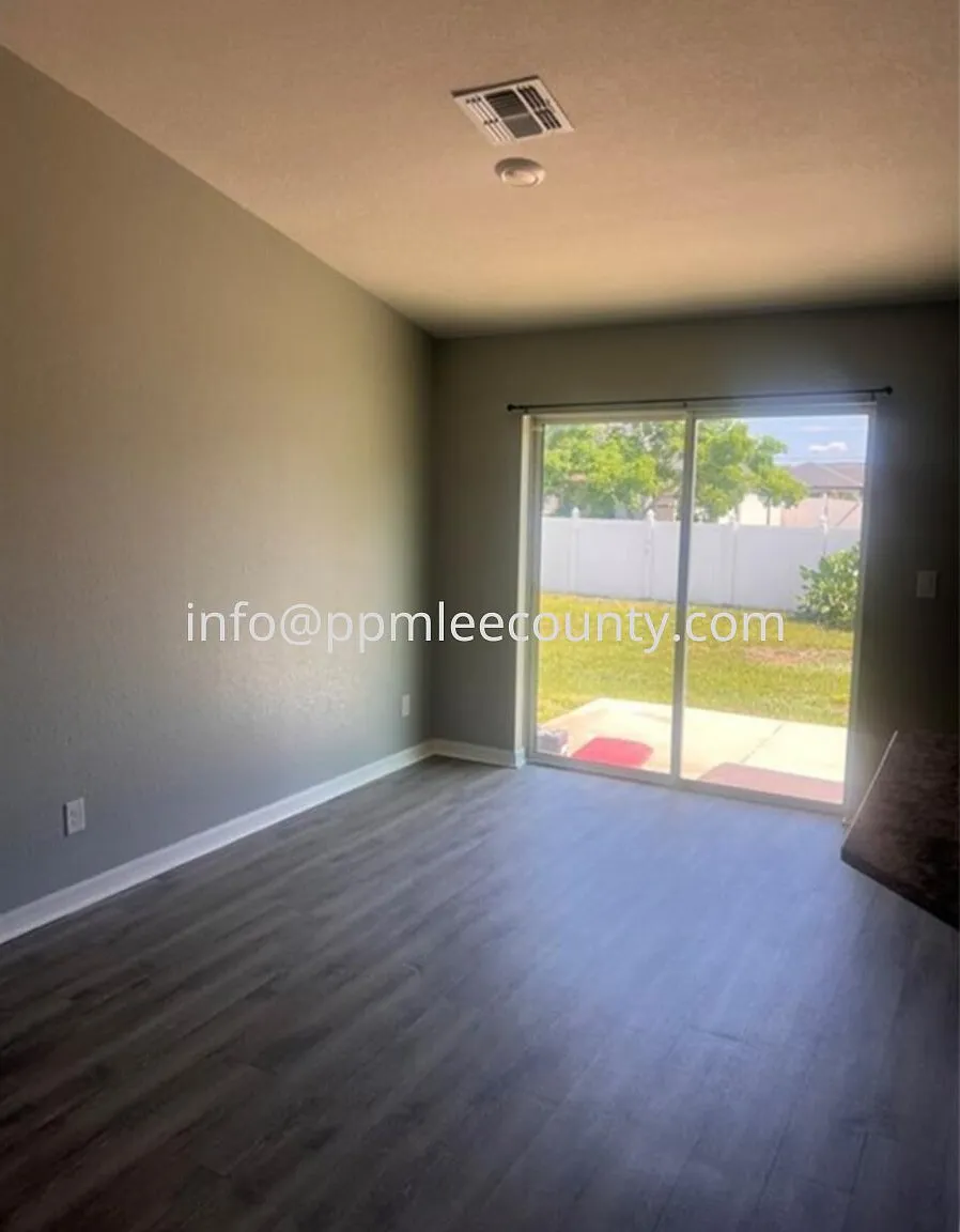 4 bed, 2.0 bath, 1613 sqft, $1,850 — Photo 4