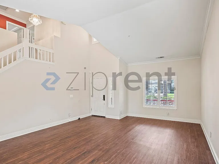 1366 Jayhawk Ln — Photo 6