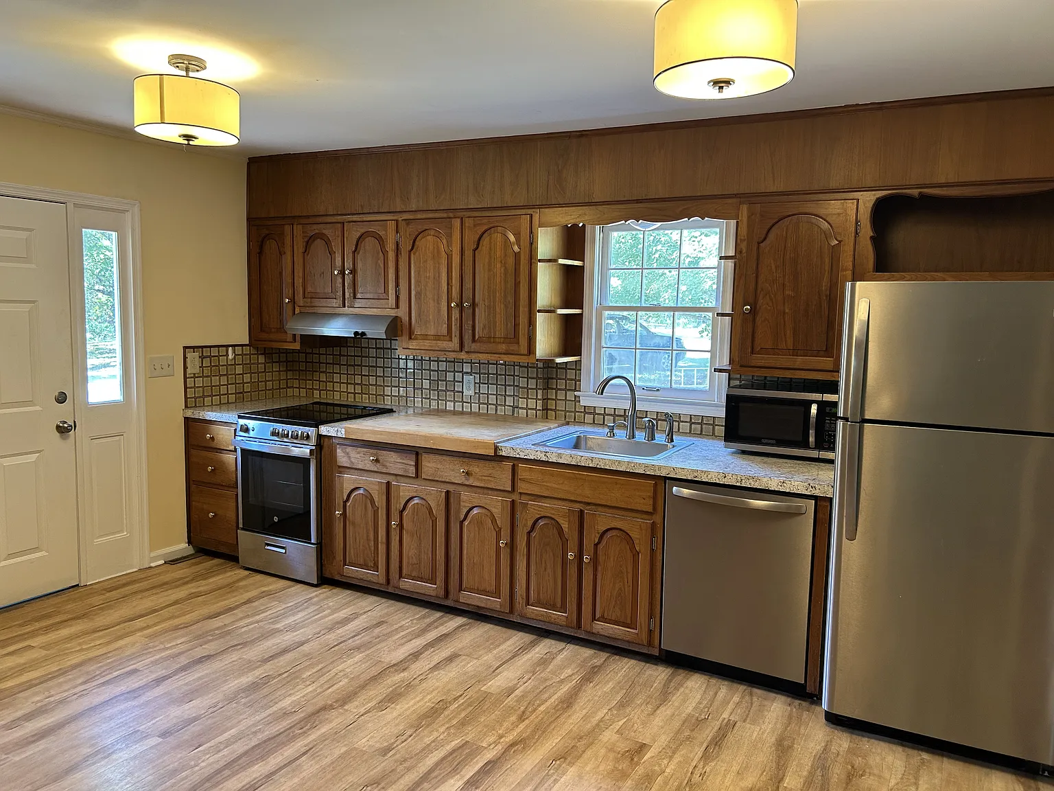 3 bed, 1845 sqft, $1,800 — Photo 3
