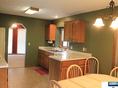 Eat-in Kitchen