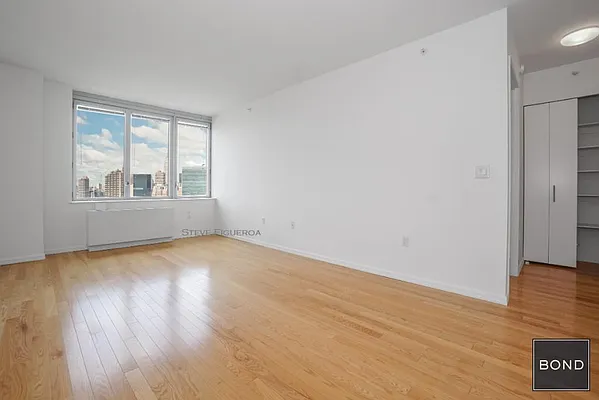 Rented by Bond New York | media 1