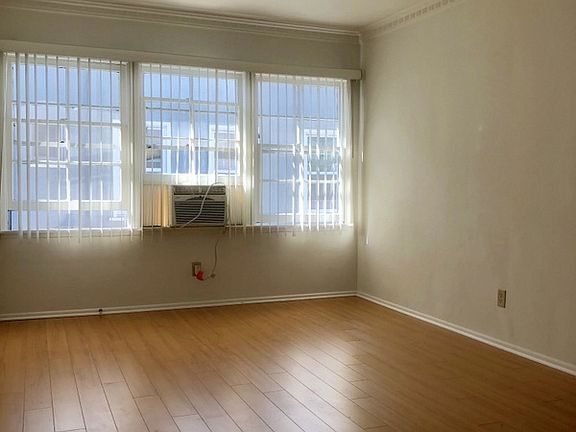 2nd image of 151 N Hamilton Dr APT 6