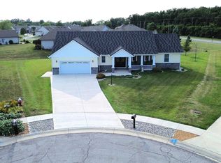 1440 Avalon Ct, Defiance, OH 43512