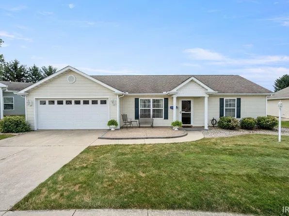 26 Cobblestone Blvd, Gas City, IN 46933