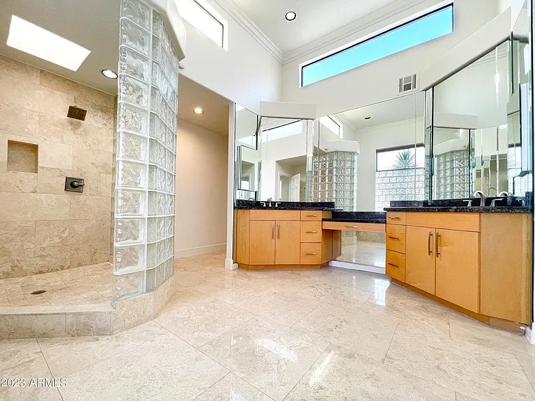 9943 E Island Cir — Photo 22
