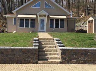 58688 Edgewood Dr, Three Rivers, MI 49093