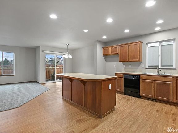 4th image of 14406 49th Dr NE