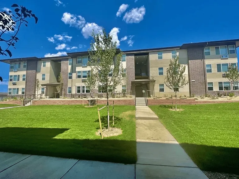 Range View Apartments — Photo 6