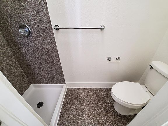 5th image of 1500 California St #221