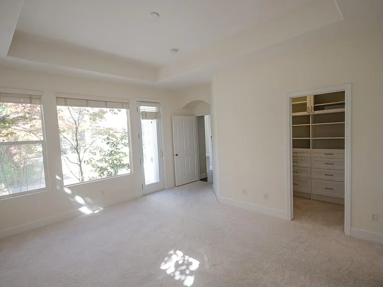 3220 Vernazza Ave — Photo 7