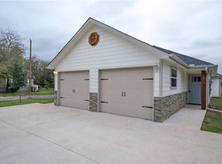 802 N Throckmorton St, Sherman, TX 75090
