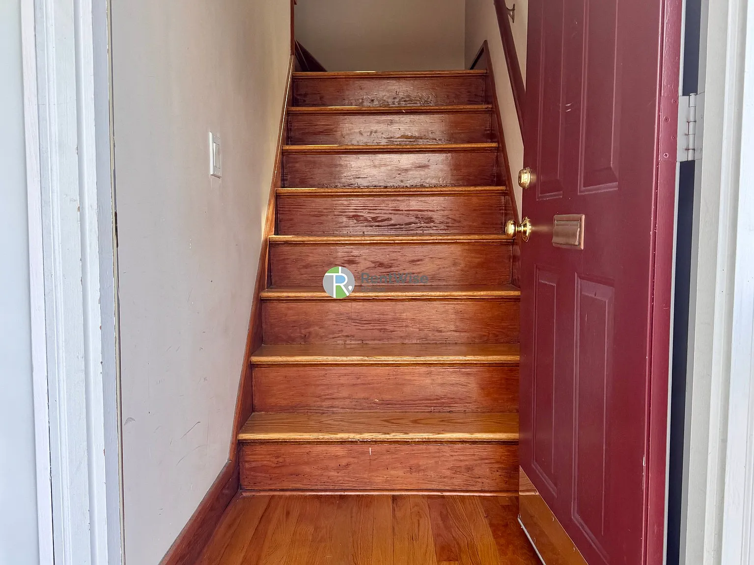 6 bed, 2.0 bath, $8,400 — Photo 3