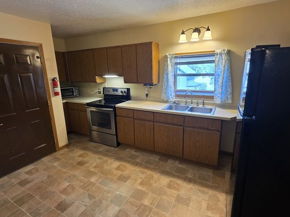 112 Main St APT 4