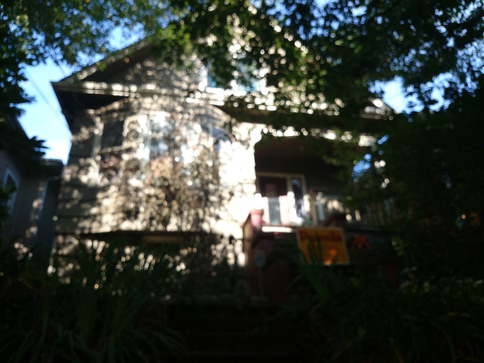 2nd image of 811 22nd Ave