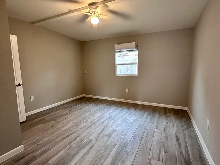 9256 Roseway Dr #B — Photo 7