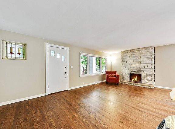 5th image of 5115 N Kildare Ave