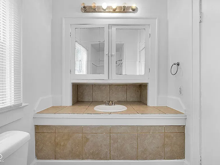 3019 Broadway St — Photo 14