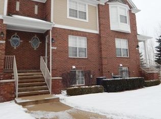 6037 Windemere Ln, Shelby Township, MI