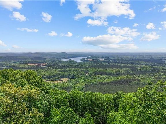 3rd image of 848 Sierra Trace Rd