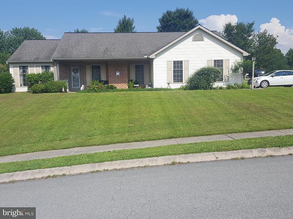 1st image of 33 Stonewyck Hill Rd