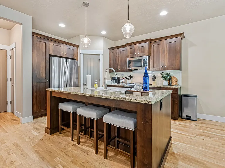 2719 E Decameron Ln — Photo 23